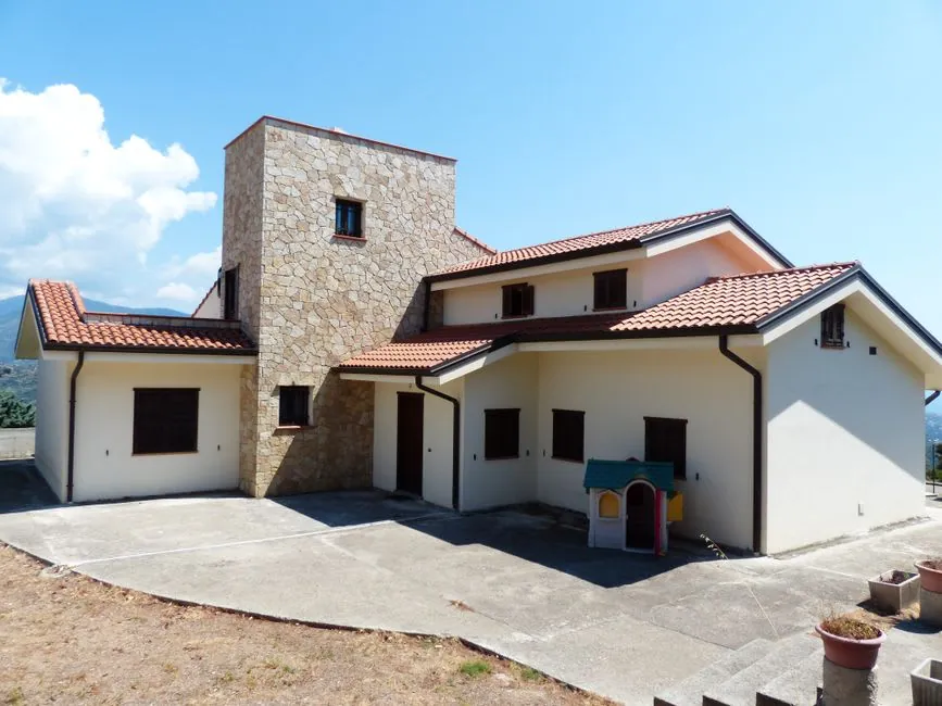 A new-build house frontage