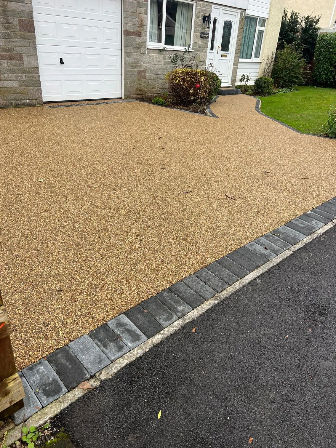 Vehicle Fluids and Beyond: The Chemical Resilience of Resin Driveways