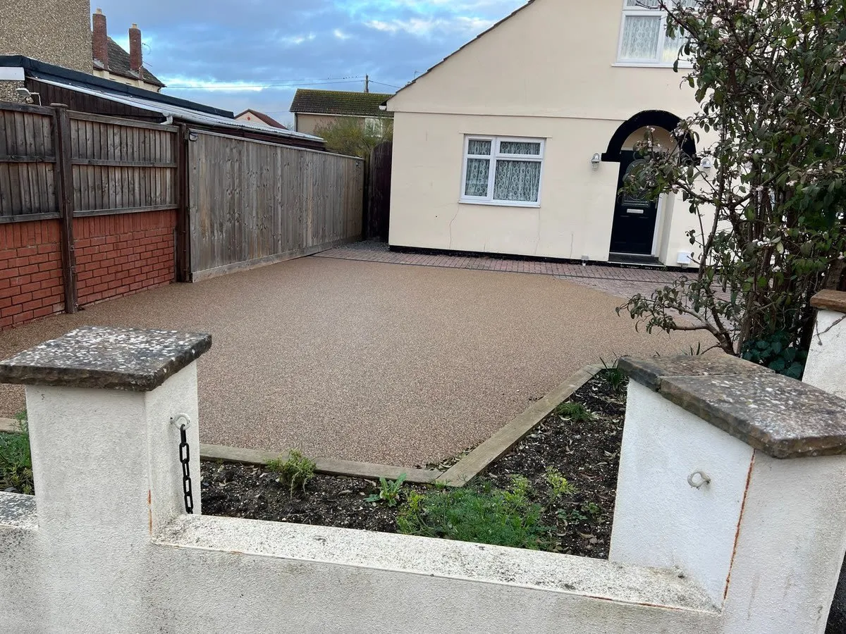 The Resin Garden Paths Solution: Garden Paths That Take Care of Everything for You
