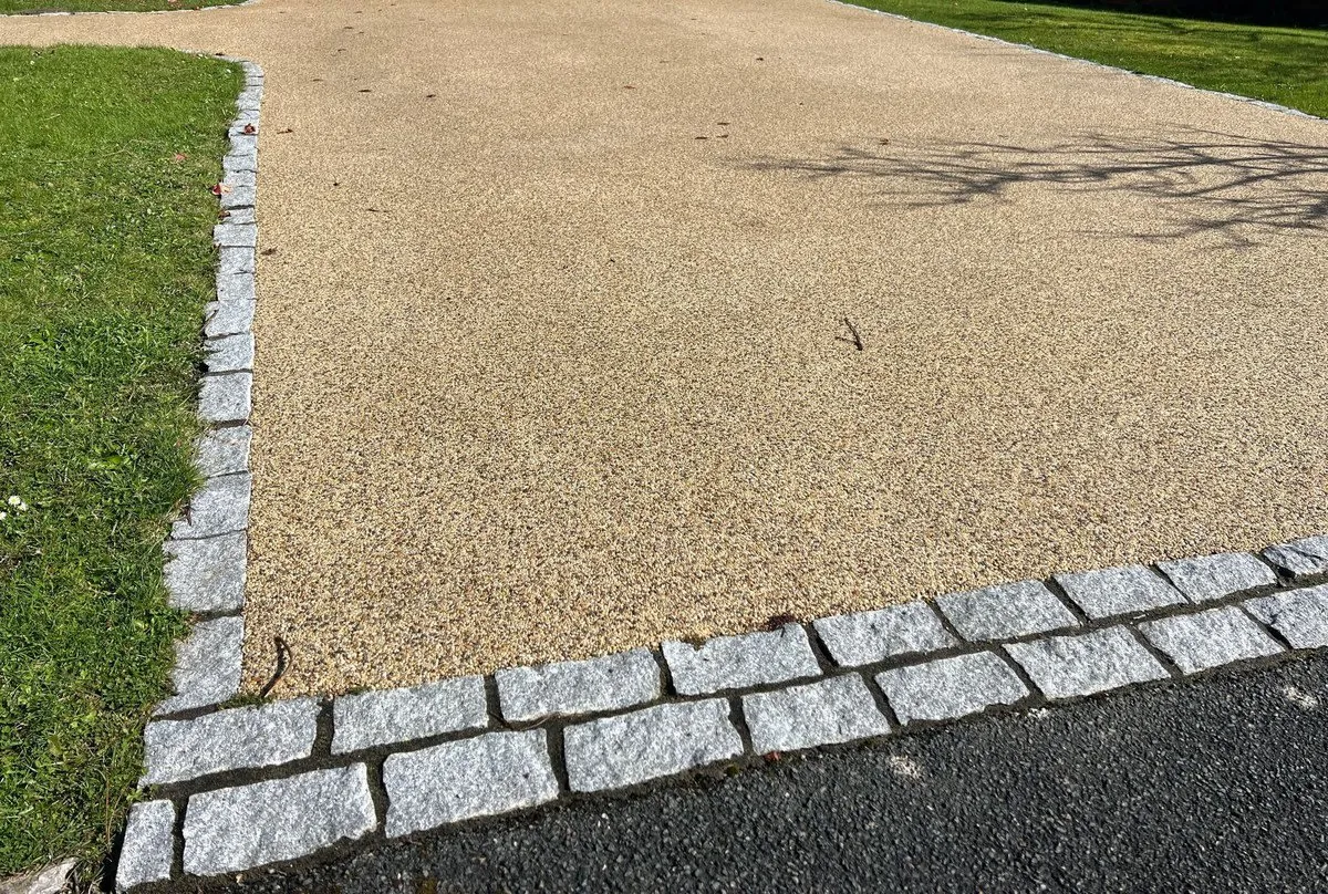 The Professional Difference: Understanding Superior Resin Driveway Finishes